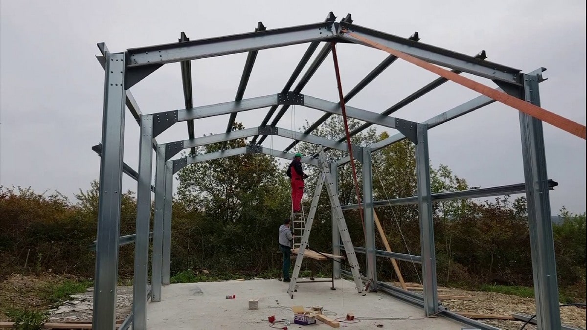 مراحل نصب سازه در ساخت سوله